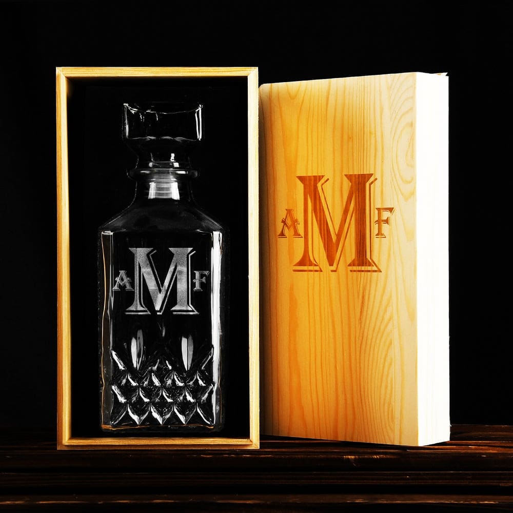 Men's Gift,Groomsmen Gift - Personalized Whiskey Decanter ETURG