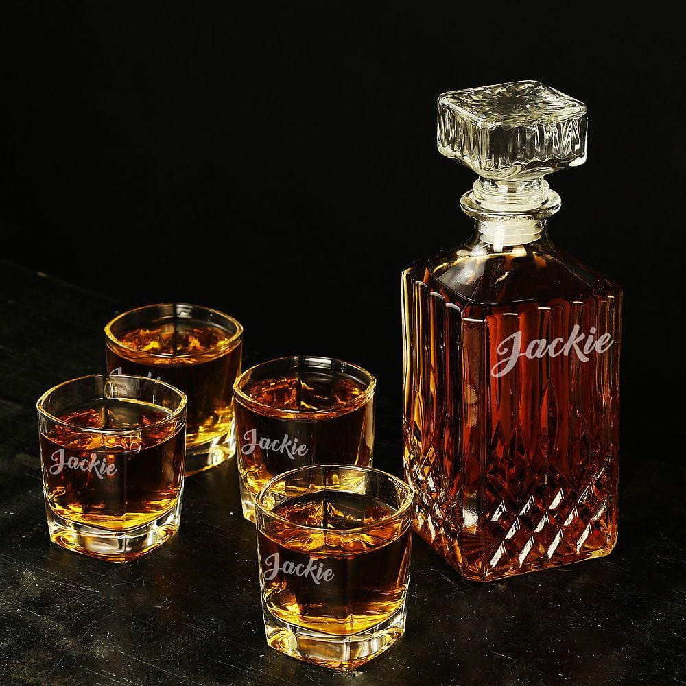 Personalized decanter, Unique best man gift - CustomizationMart